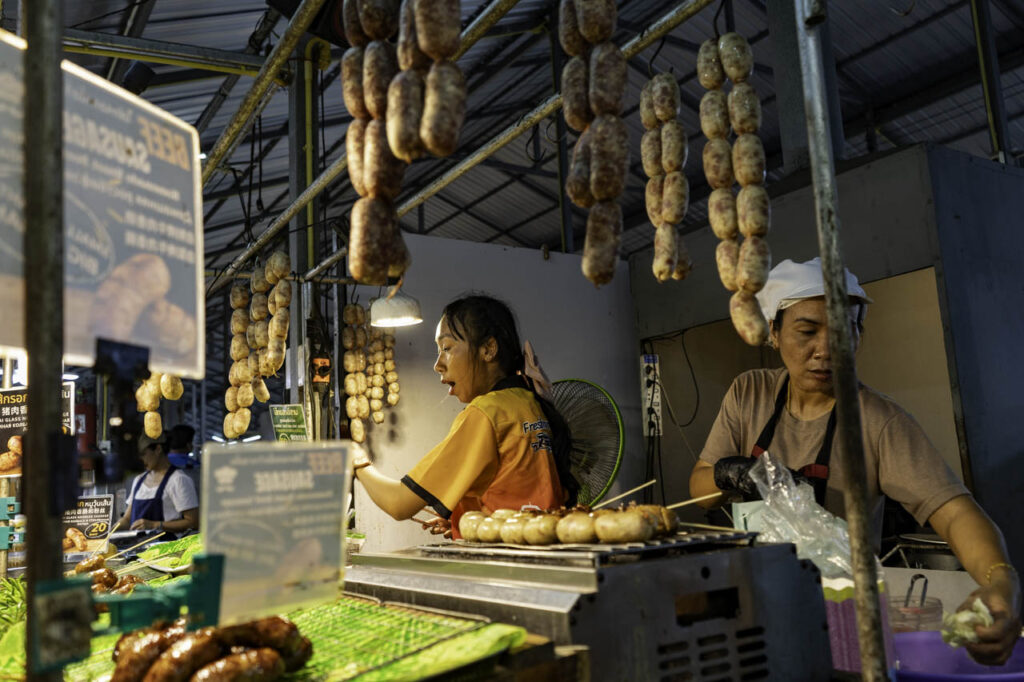Chillva Market Phuket 2025 – Hip Local Night Market 72 Naka Market Phuket 2025 – Classic Weekend Night Market